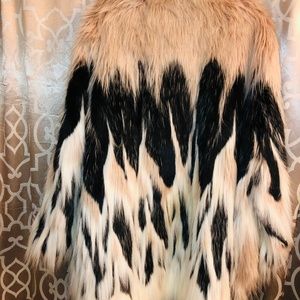 GORGEOUS!! Faux Fur jacket
